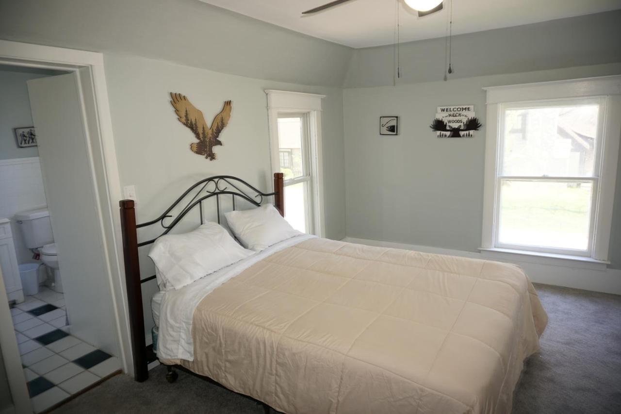 Charlevoix House - The Northside Bed & Breakfast エクステリア 写真
