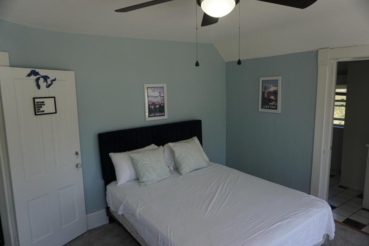 Charlevoix House - The Northside Bed & Breakfast エクステリア 写真