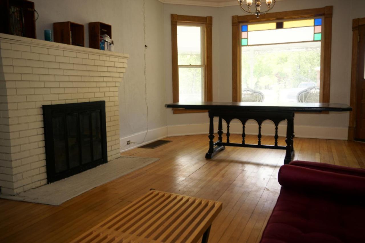 Charlevoix House - The Northside Bed & Breakfast エクステリア 写真