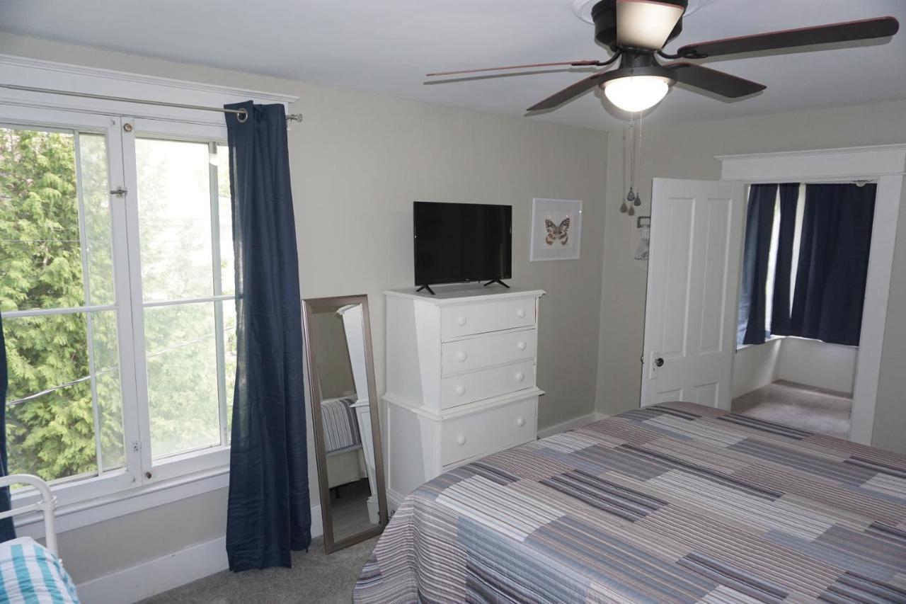 Charlevoix House - The Northside Bed & Breakfast エクステリア 写真