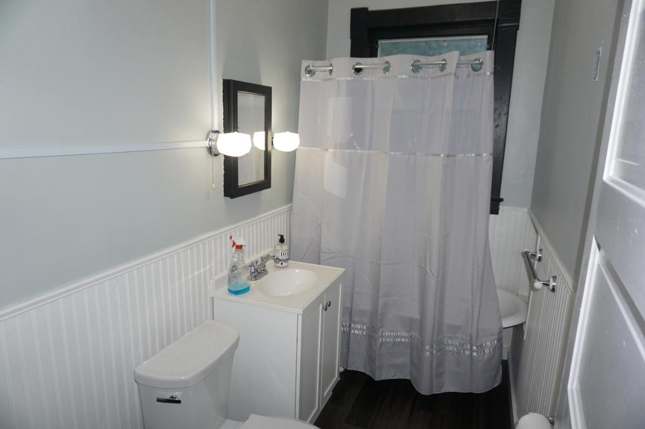 Charlevoix House - The Northside Bed & Breakfast エクステリア 写真