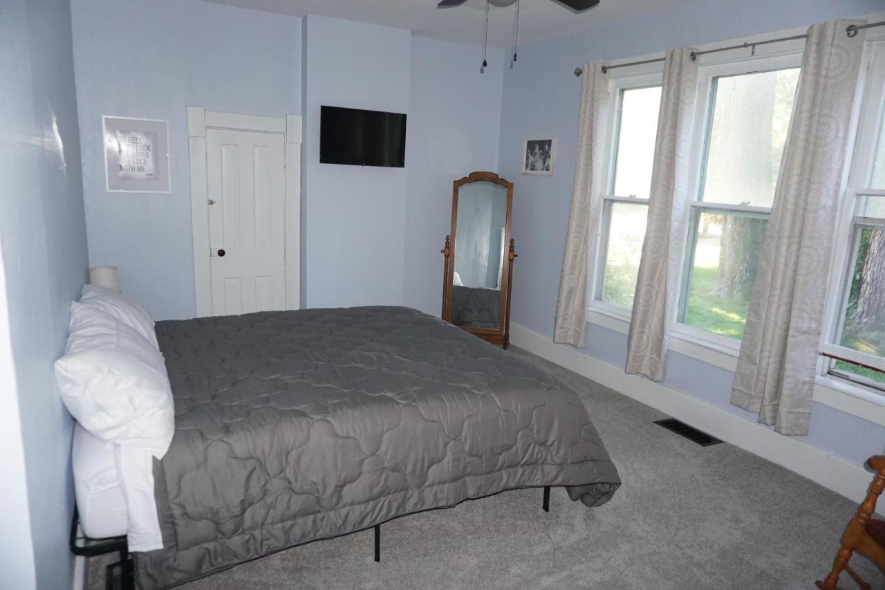 Charlevoix House - The Northside Bed & Breakfast エクステリア 写真
