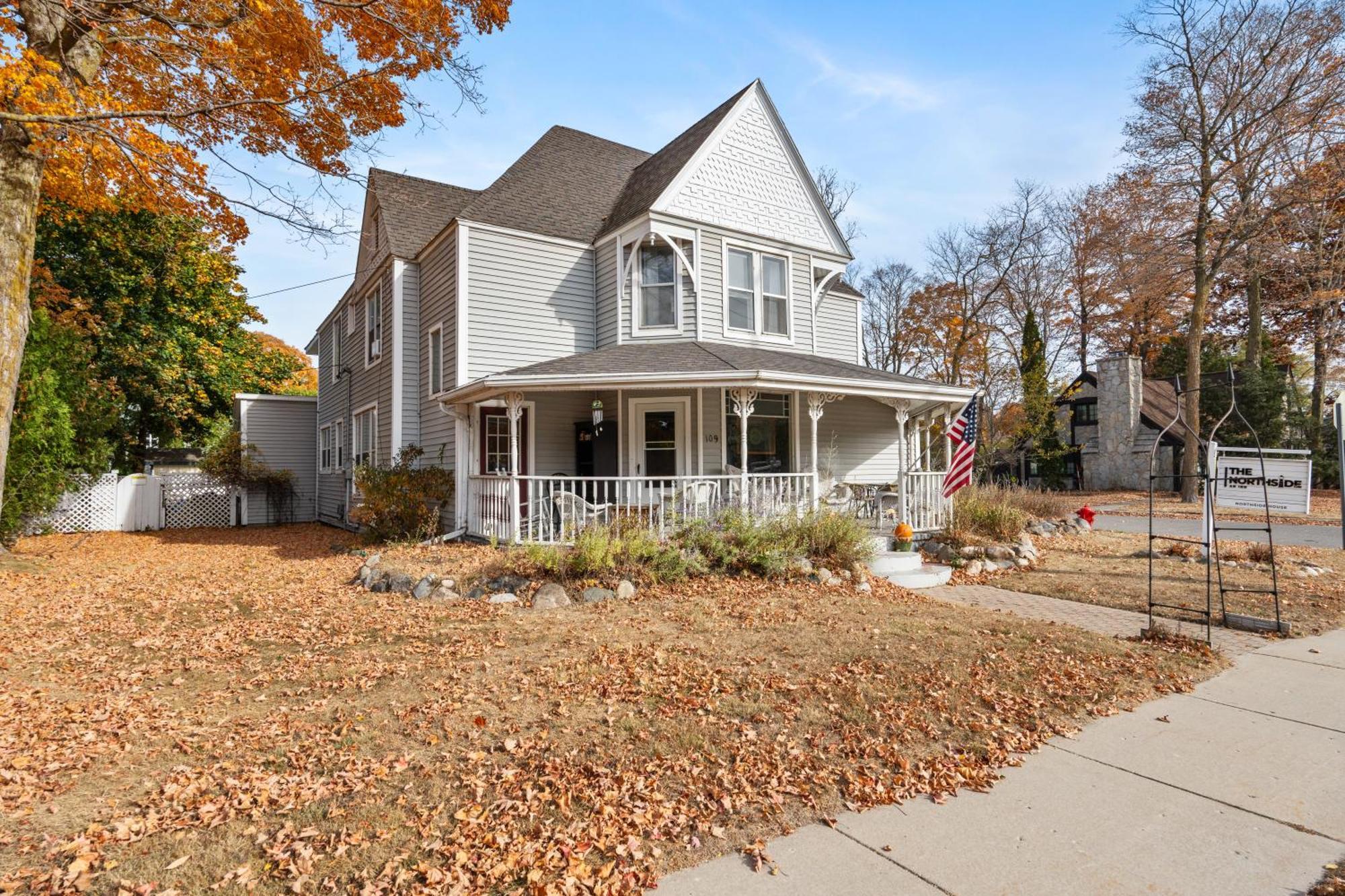 Charlevoix House - The Northside Bed & Breakfast エクステリア 写真